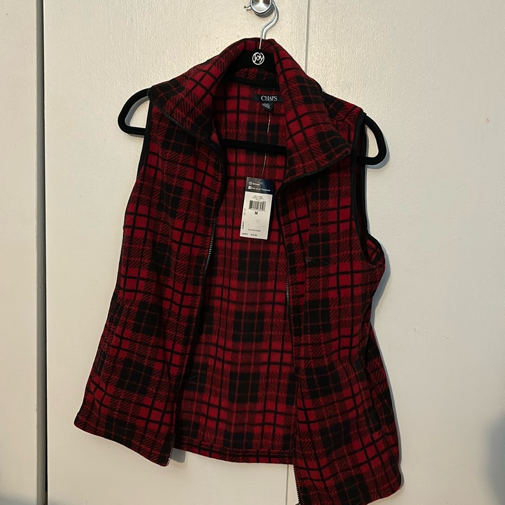 CHAPS women’s vest